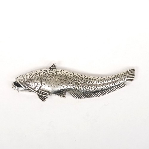 Wels catfish wells pin - catfish/wells, spilla